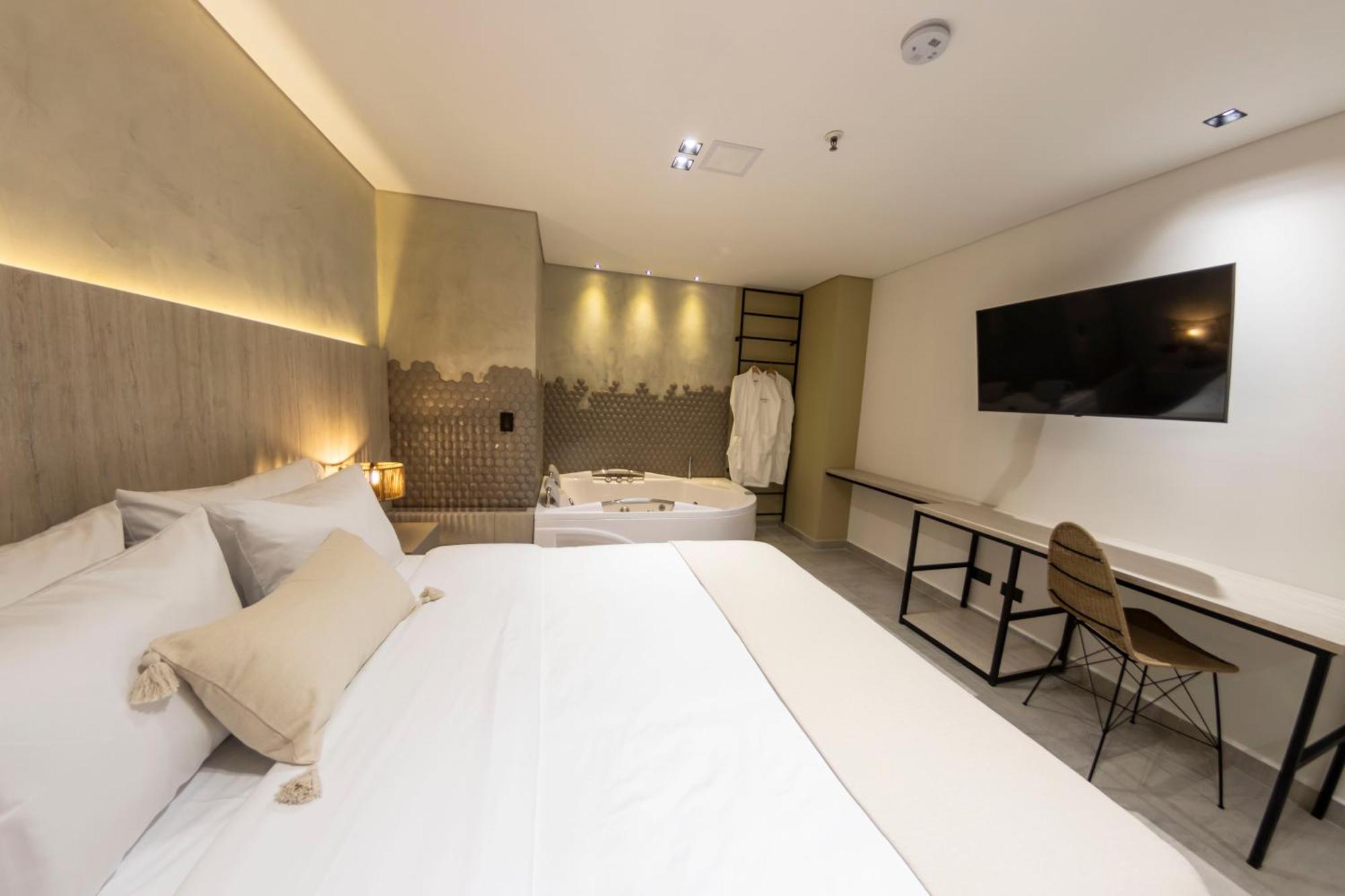 Sonata 44 Hotel Laureles Medellín Exteriör bild