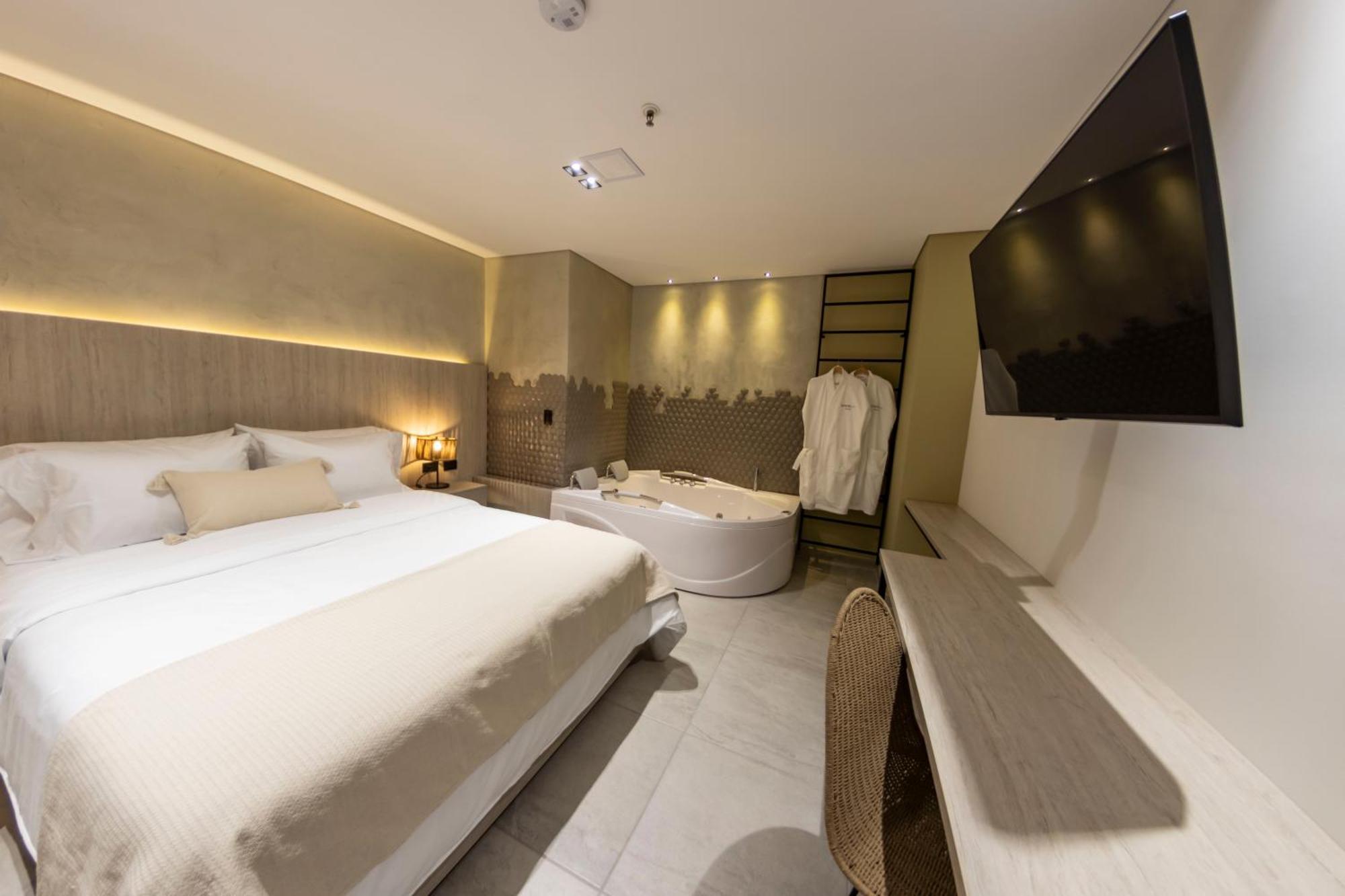 Sonata 44 Hotel Laureles Medellín Exteriör bild
